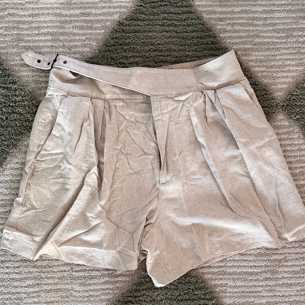 Banana Republic Pleated High-Waist Shorts in Light Tan